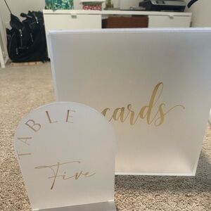 Table numbers and gift card box